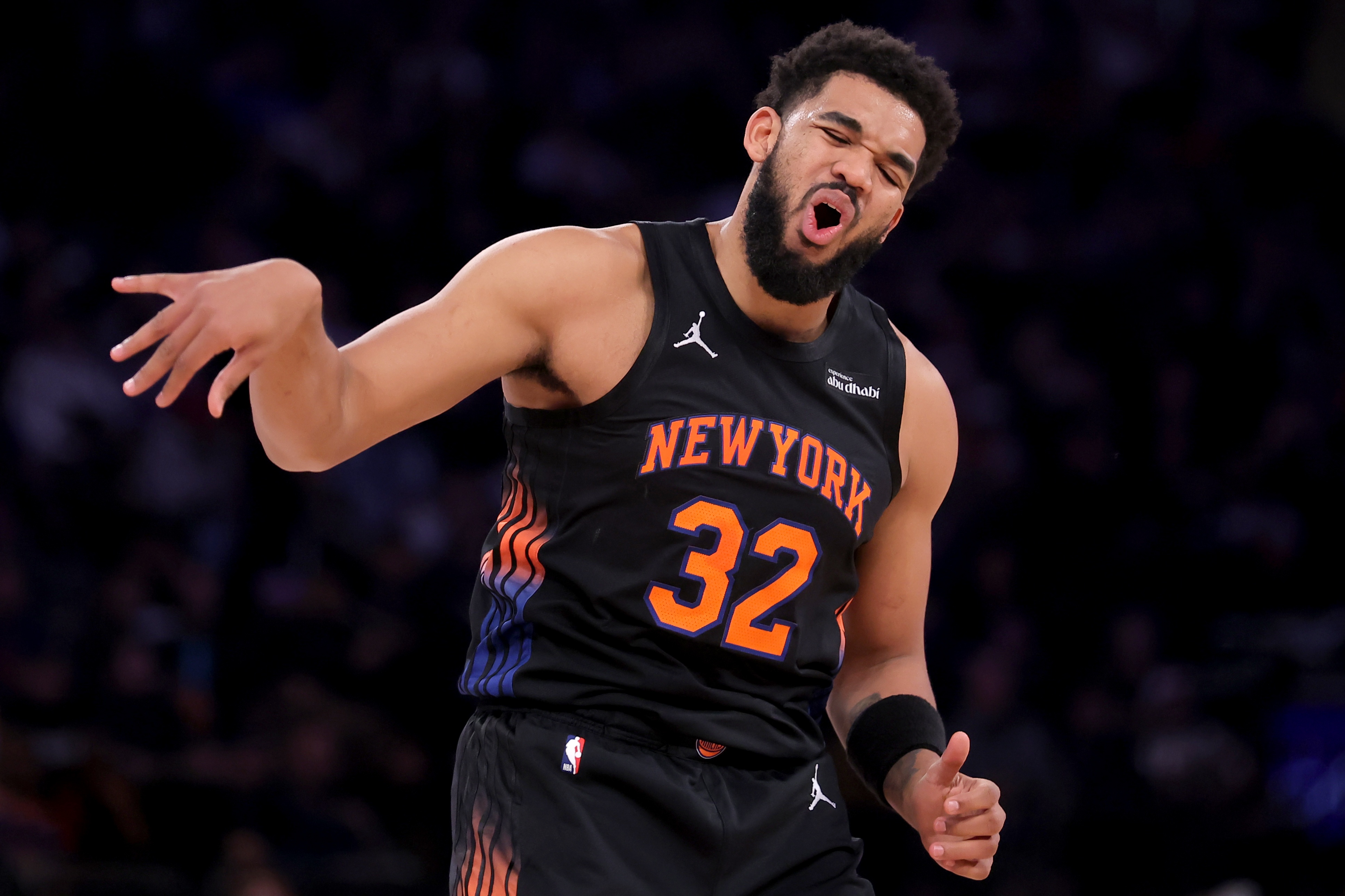 乐鱼体育登入-拓媒：唐斯的技能包适合我们 但有些懒散傻气 约基奇搞怪但不懒散