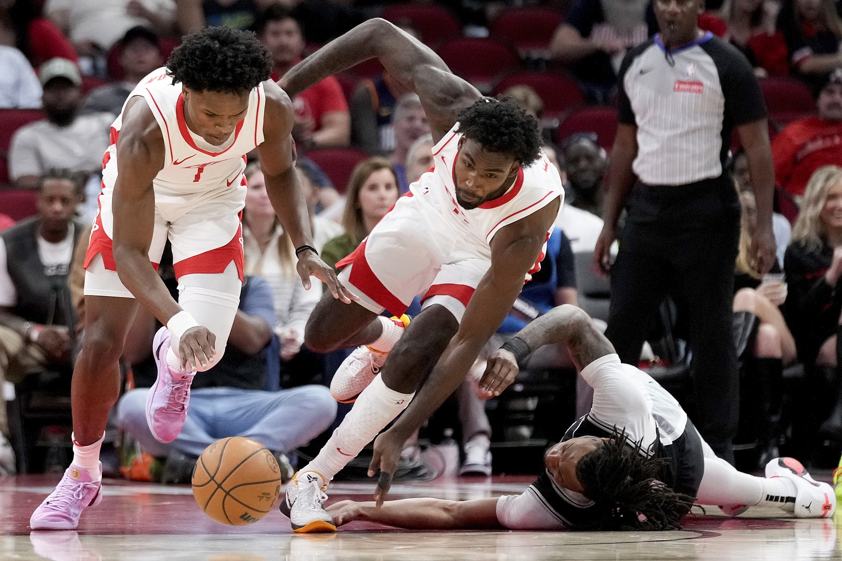 乐鱼体育登入-斯通：每支球队都在打听我们的球员 我们有这么多年轻人令人羡慕