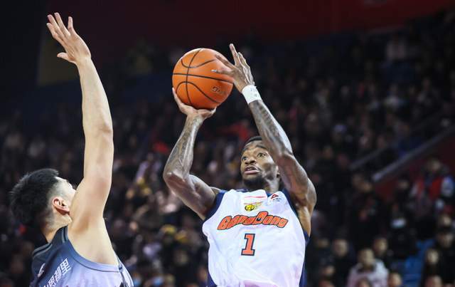 乐鱼体育在线登陆-CCTV5直播！广东VS吉林拒绝爆冷，胡明轩渐入佳境，杜锋力保榜首