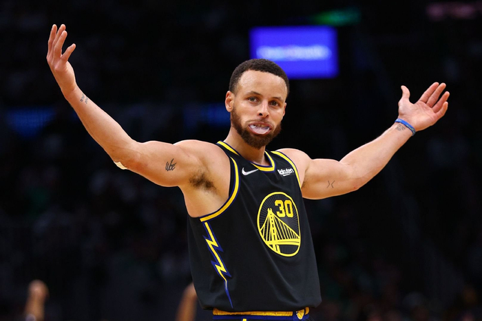 乐鱼体育官方-科尔称库里等三人附加赛出场时间受限|斯蒂芬·库里|勇士|快船|艾尔·霍福德|NBA_新浪体育_新浪新闻